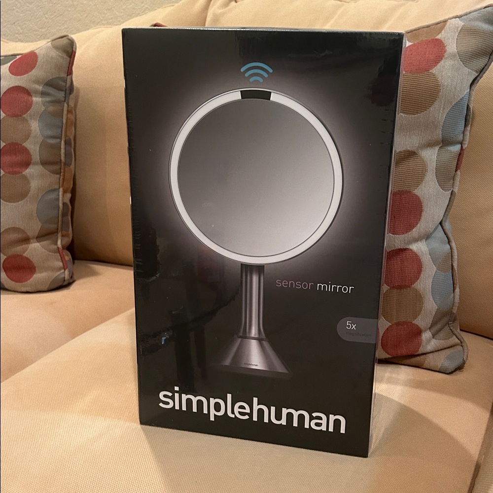 NEW Simplehuman Silver Sensor Mirror